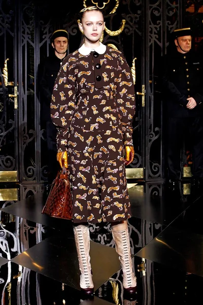 Look 36